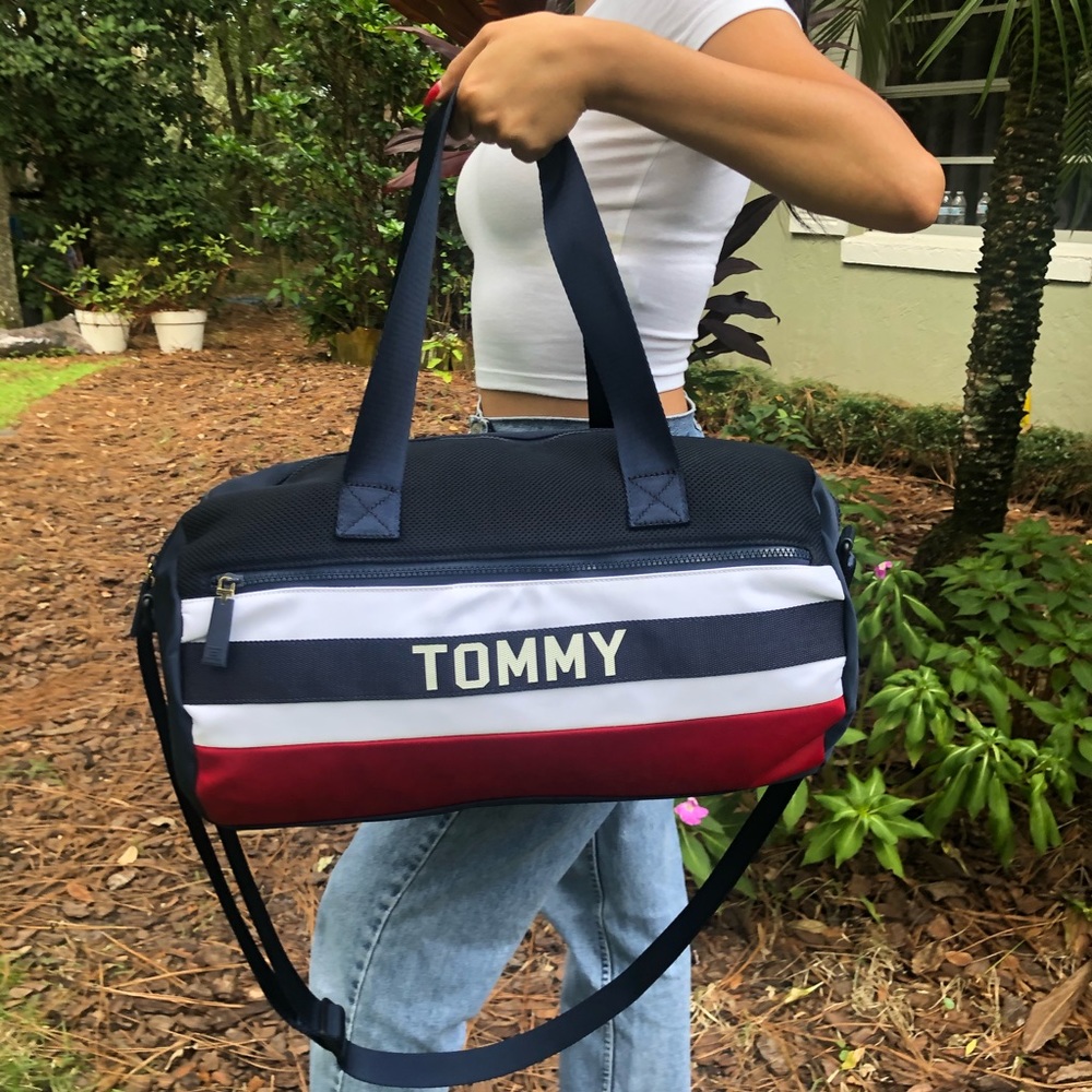 Tommy Hilfiger duffle bag 😍❤️